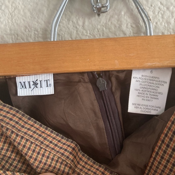 High Rise Skirt - Picture 6 of 7